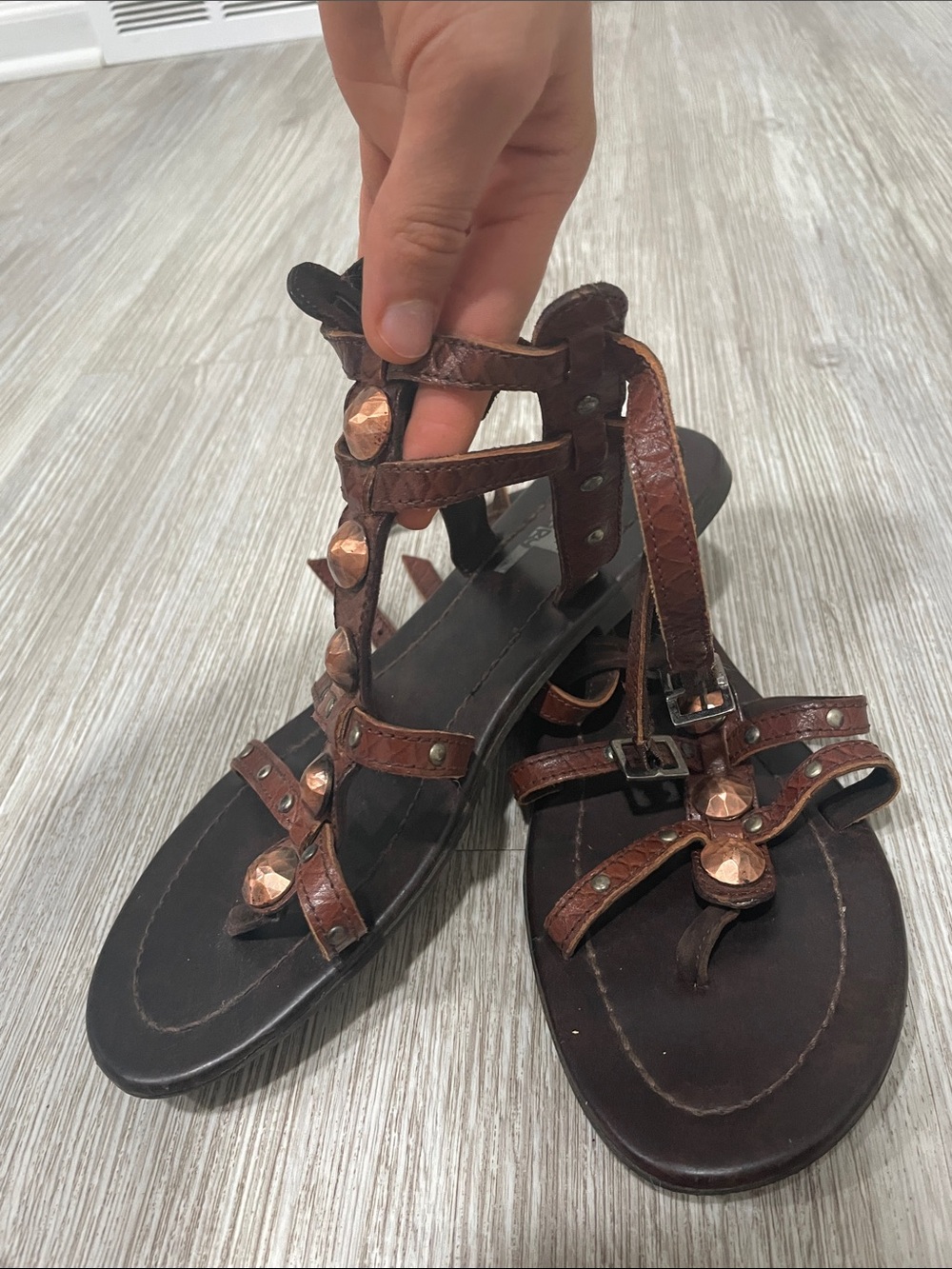 Women’s brown latch sandals | Dirty Laundry